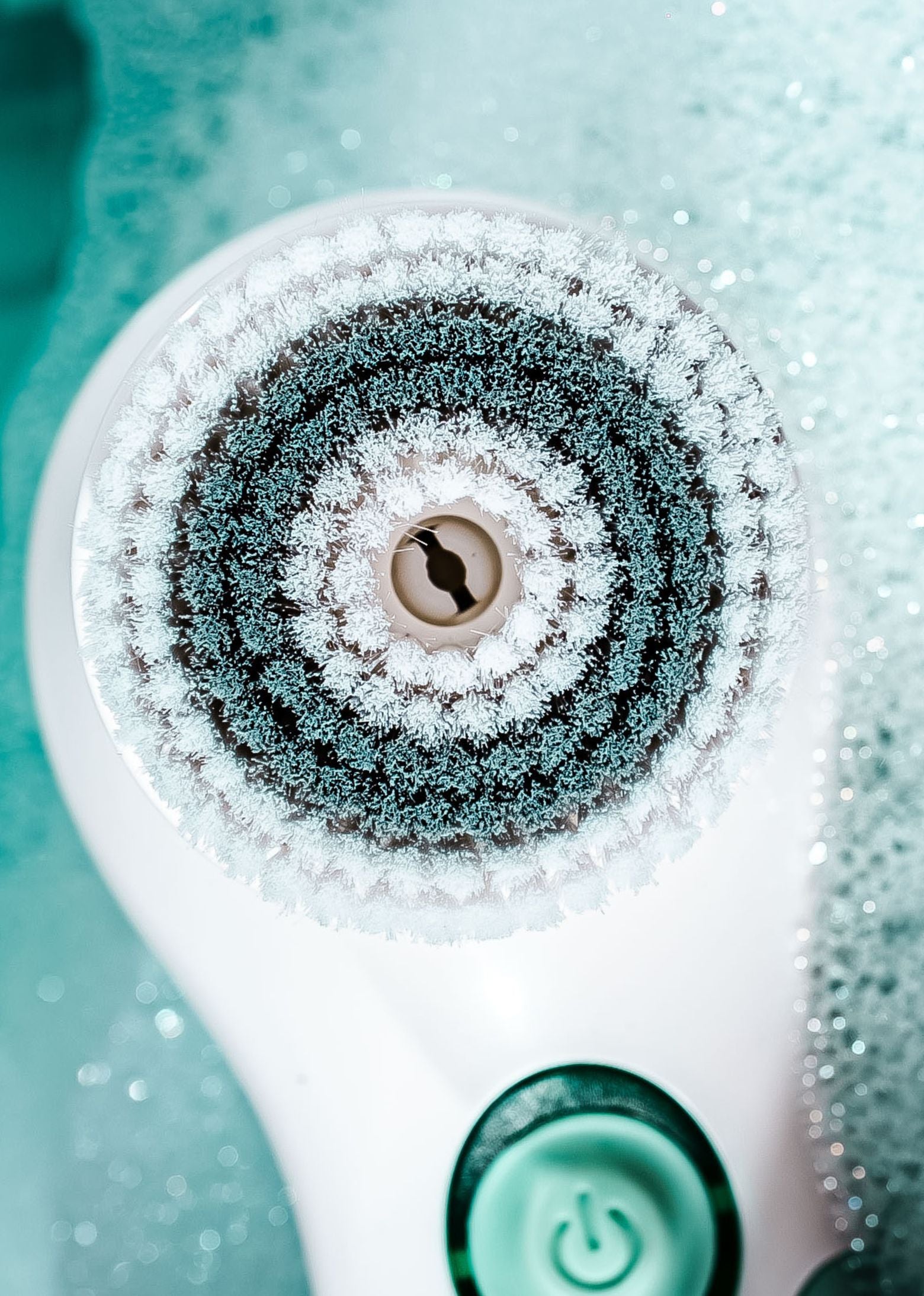 Dermilogic Cleanser & Brush Bundle – Hollywood’s Skincare Secret, Now Yours ✨
